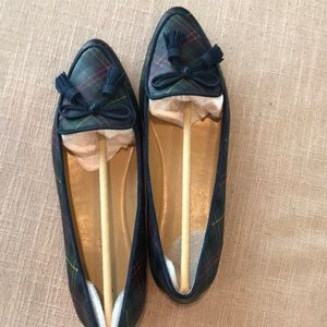 New with box! Highland green plaid shoes.